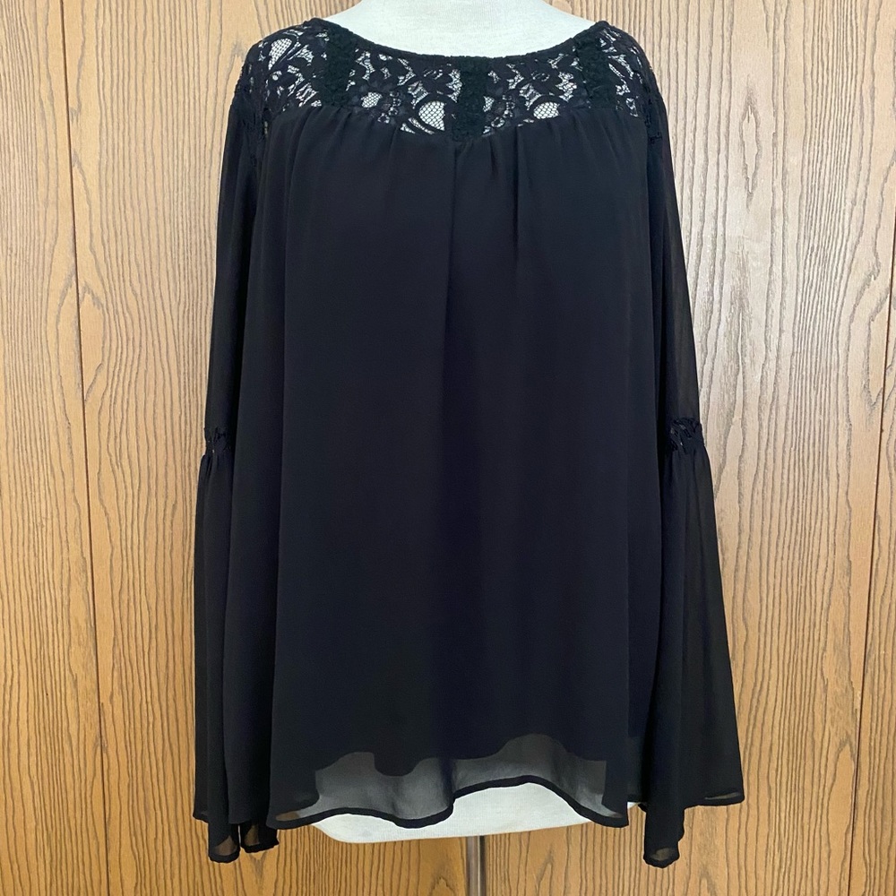 Bell sleeve peasant top with lace detail